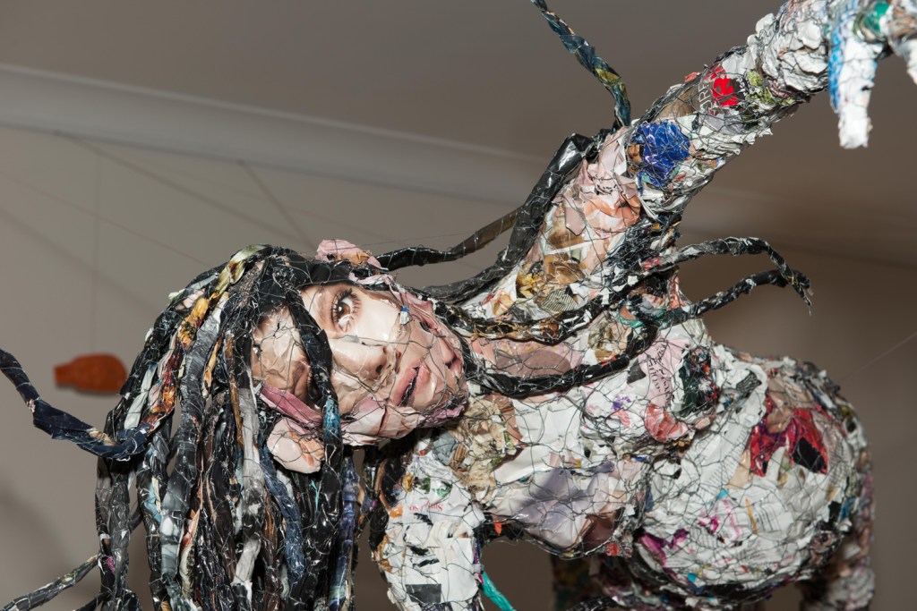 Love and compassion – sculpture by ilka Leukefeld